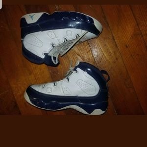Air jordan retro 9 blue and white size 10c boys